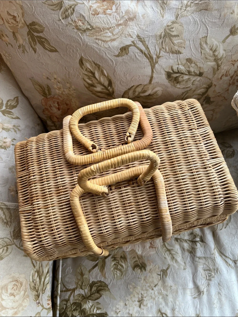 Picnic Basket - Picture 2 of 10